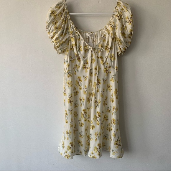 NWT Doen Sera Silk Short Puff Sleeve V Neck Mini Dress Gold Frolicking Floral - Picture 5 of 11